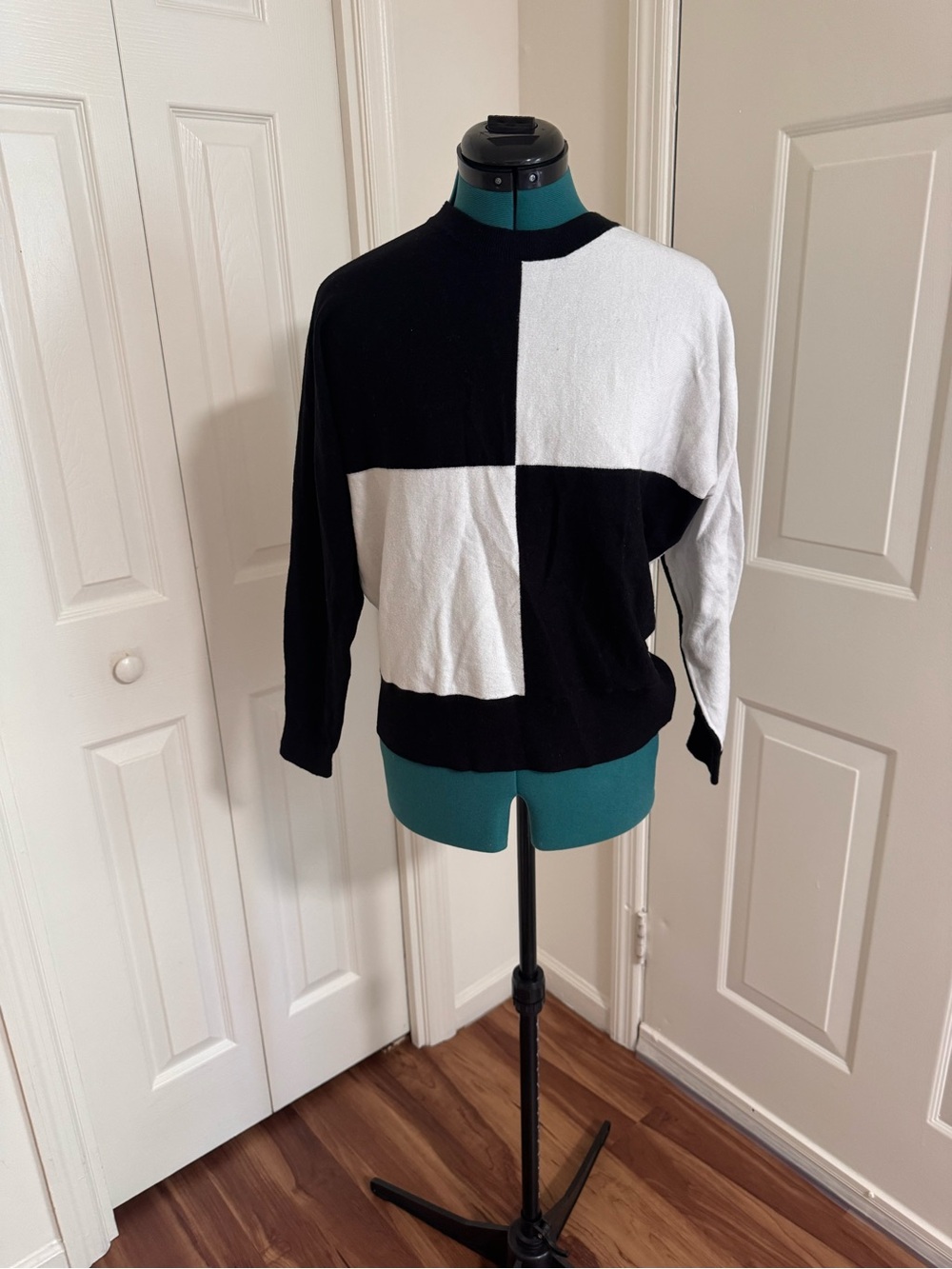 Chelsea & Theodore Black and White Block Crewneck Sweater
